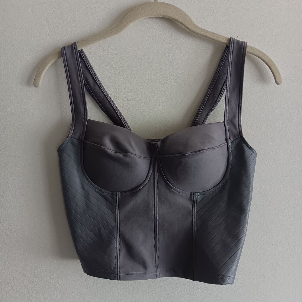 Alo Yoga Airlift Winter Warm Cropped Tank Size M Lightweight activewear jersey - Picture 2 of 9